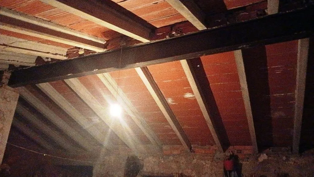 Toad - Rustic House for Renovation in Castellón