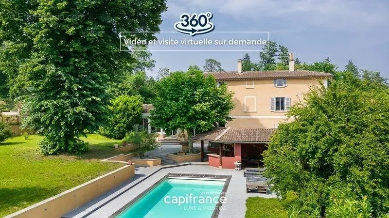 Õhuvaade - Charming Property with Pool in Gleizé