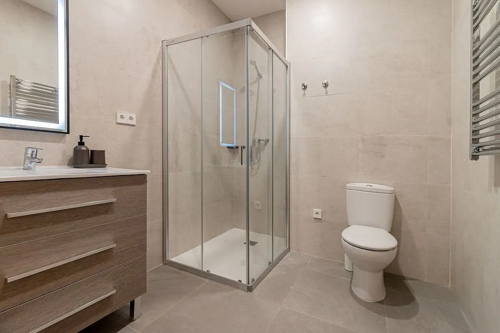 Vannitoad - Furnished Flat with Balcony in Madrid