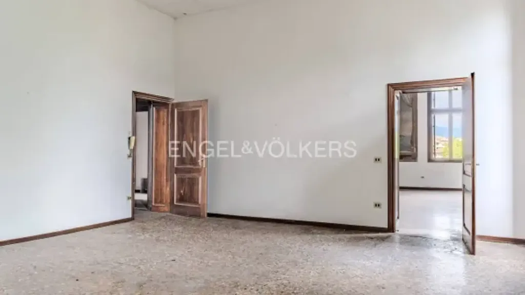 Appartement 5 pièces à IT