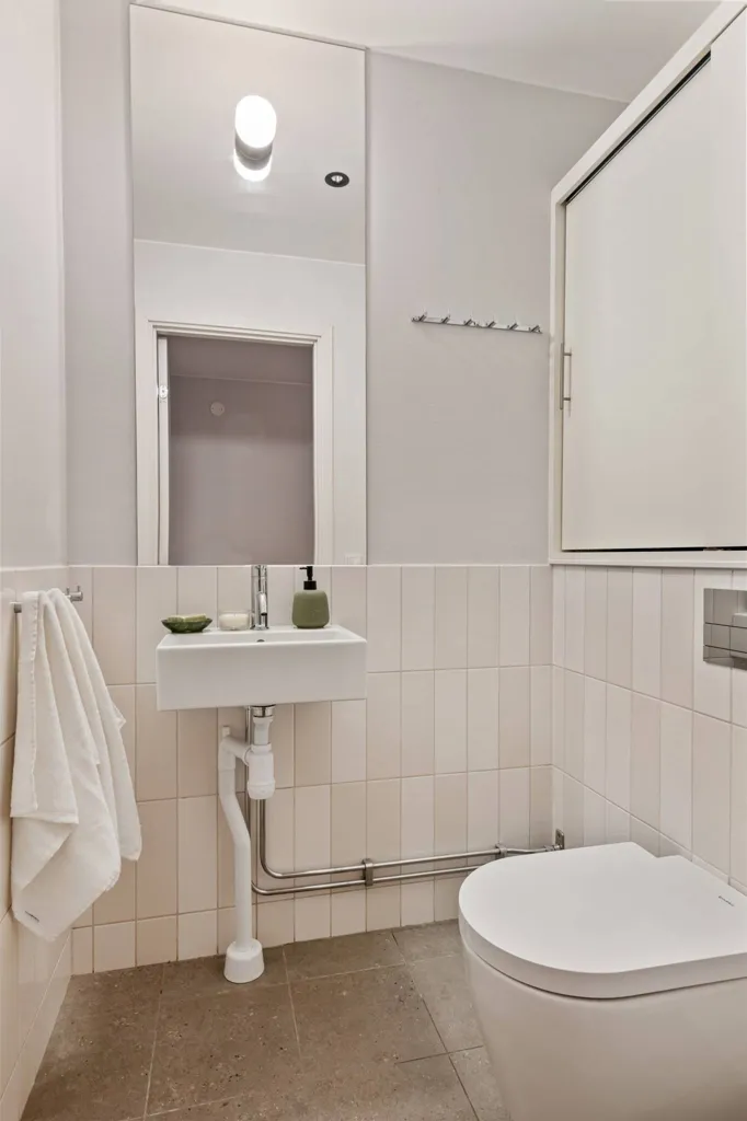 Salles de bain - Modern Flat with Slottspark View in Djursholm