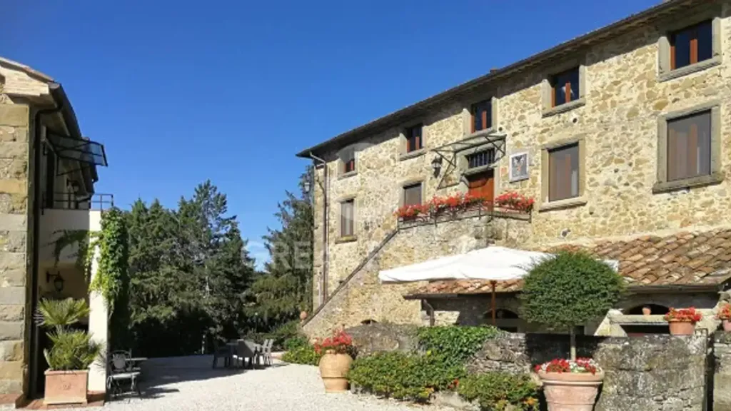 Giardino - Historic Hamlet with Pool in Anghiari