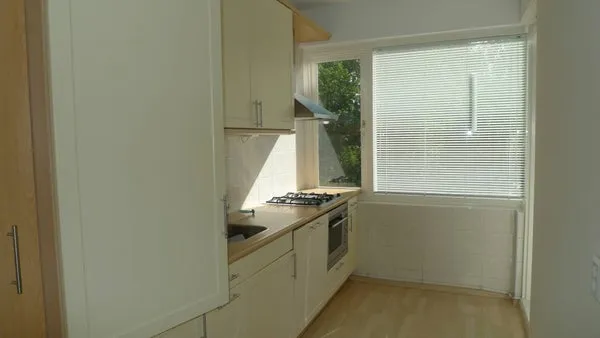 Cuisine - Spacious 3-Bedroom Apartment near Beach in Den Haag
