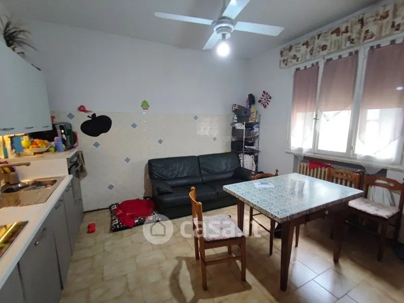 Salle à manger - Three-Storey House with Garden in Bondeno
