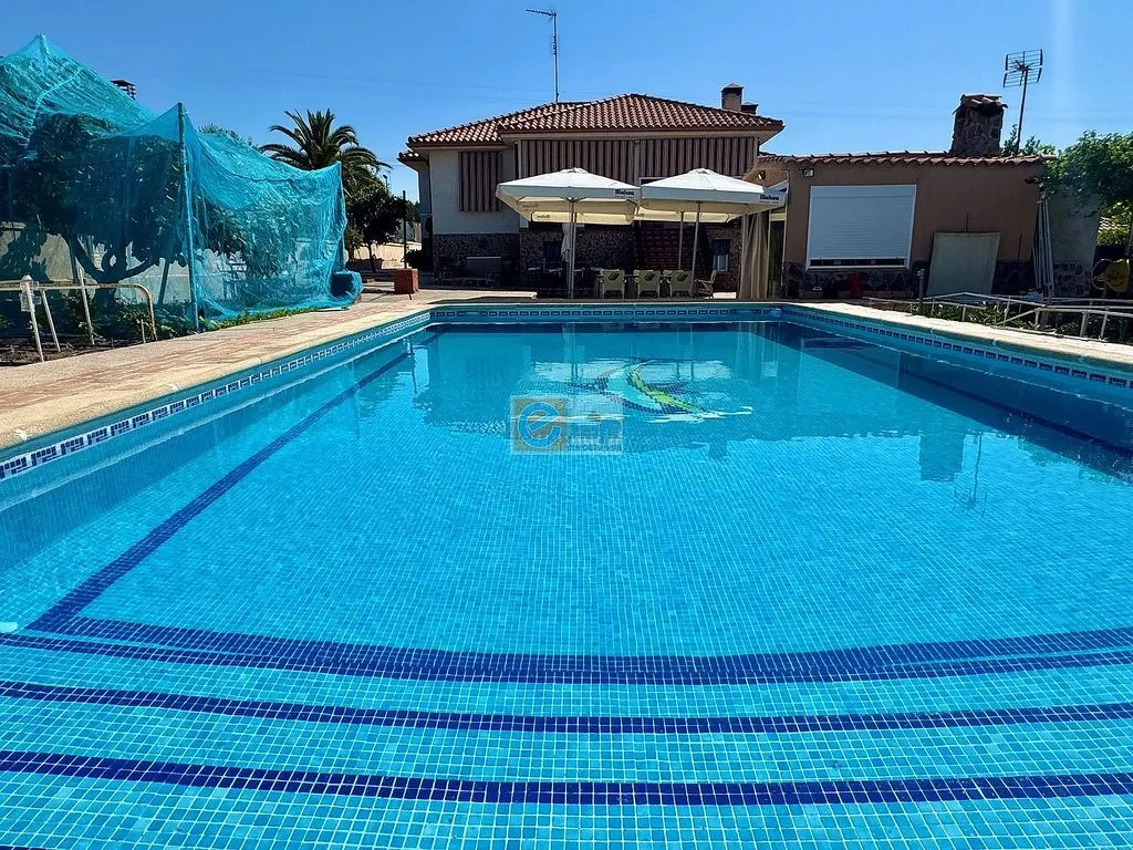 Piscine - Chalet with Pool and Terraces in Palomeque