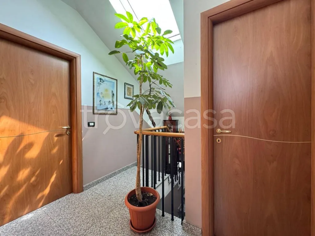 Esik - Apartment with Mansard in Grugliasco