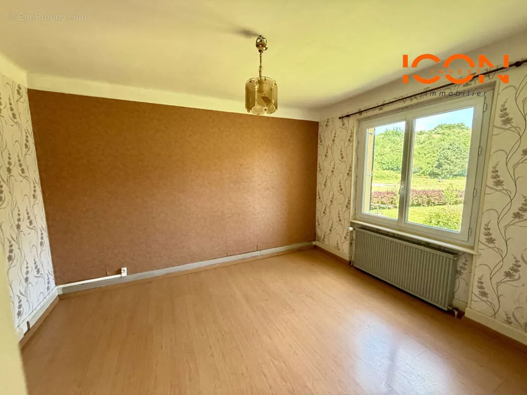 Chambres - Maison avec Jardin et Garage à Danjoutin