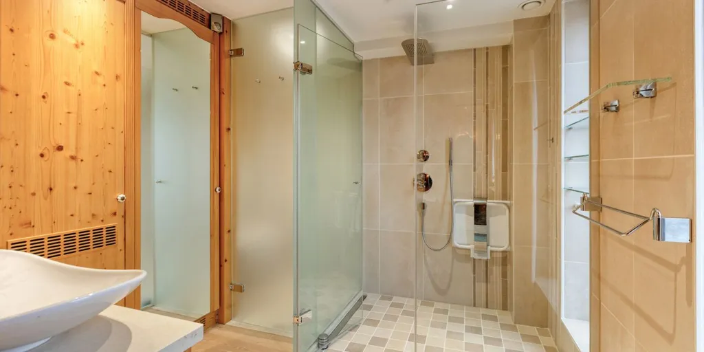 Salles de bain - Appartement en Alpenlandse Stijl avec Terrasse à Hasselt-Centre
