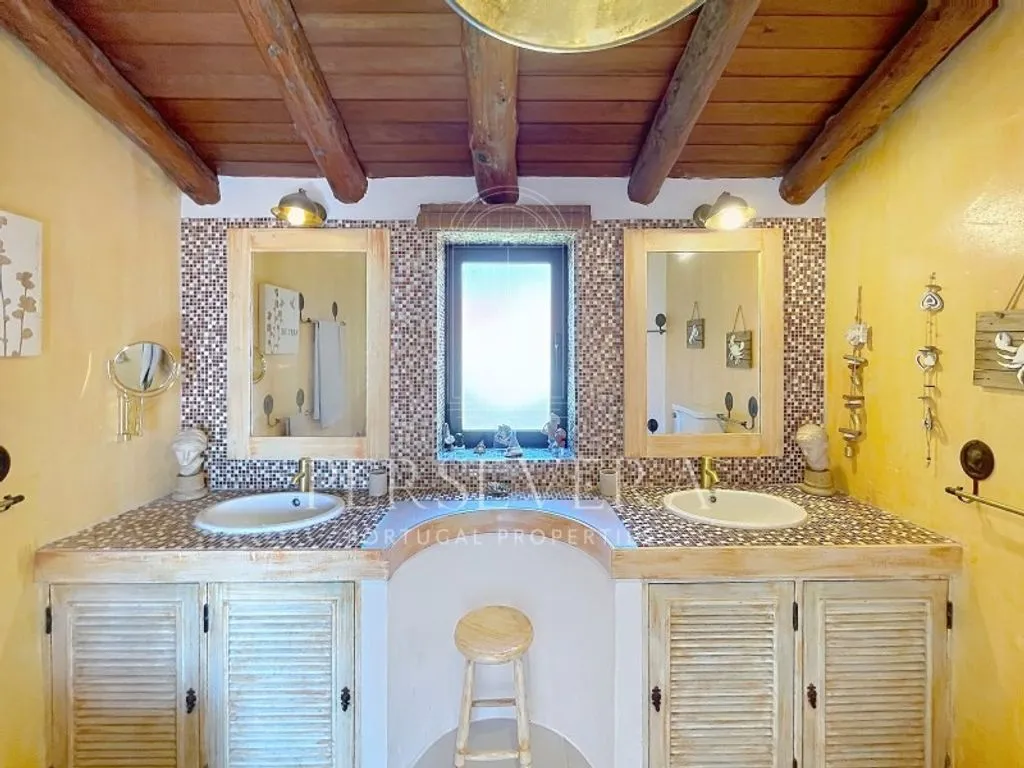 Vannitoad - Villa with Ocean Views in Biscaia, Cascais