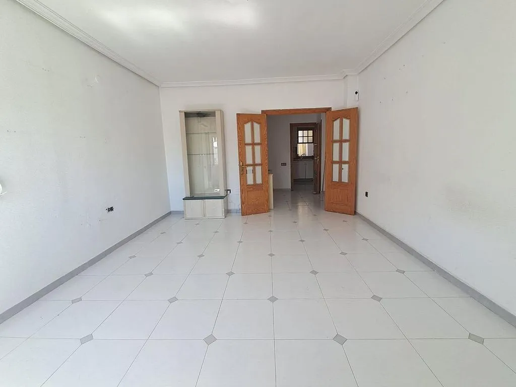 Pièces - 3-Bedroom Flat with Terrace in Puente Tocinos