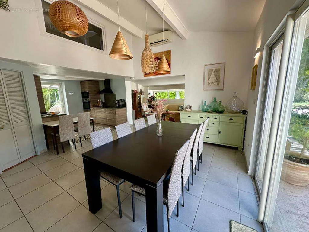 Salle à manger - Villa de Plain-pied avec Piscine entre Pignan et Cournonterral