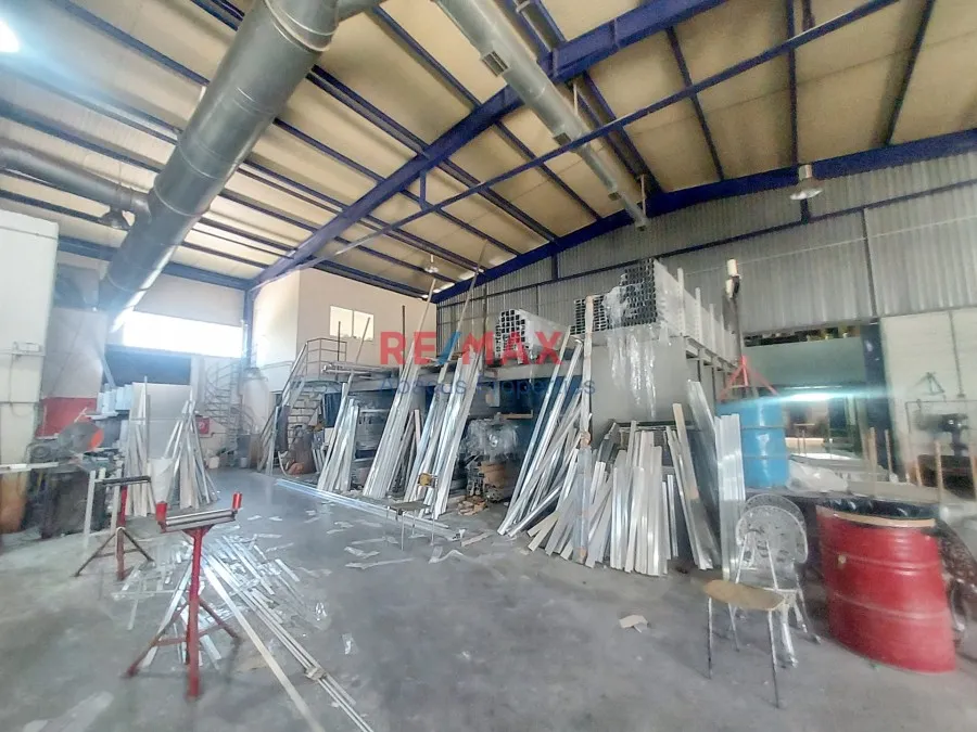 Rooms - Industrial Space with Workshop in Mandra