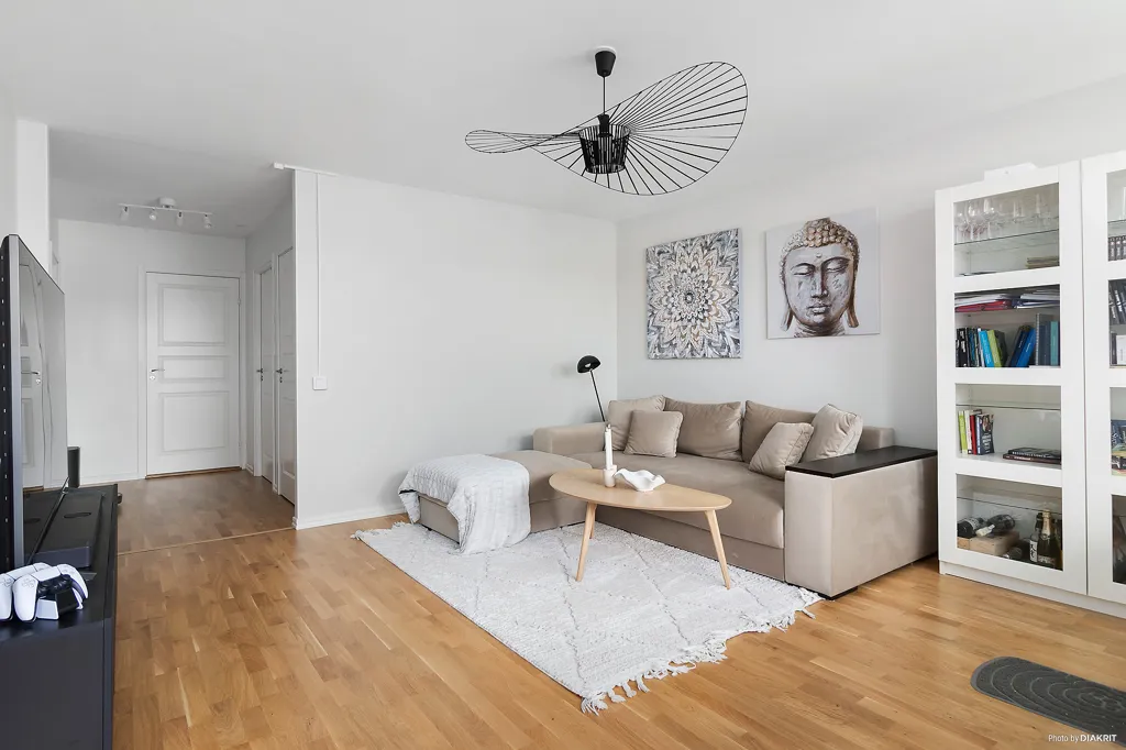 Elutuba - Renovated Flat with Large Windows in Lunden