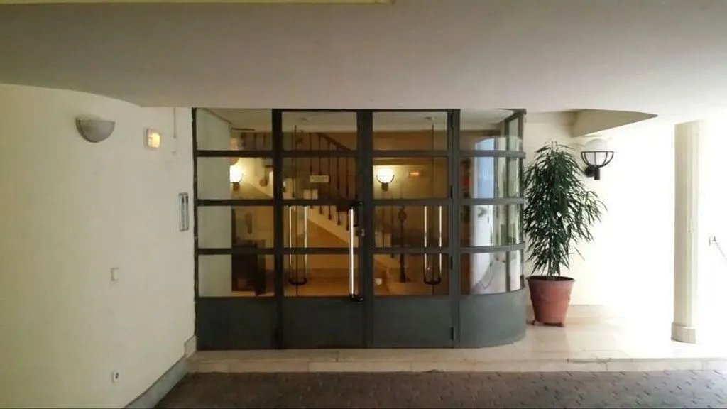 hallway_entrance