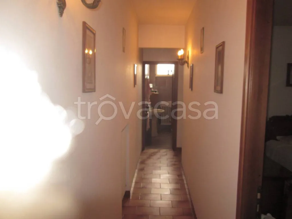 Esik - Rustic Villa with Private Garden in Villafranca Piemonte