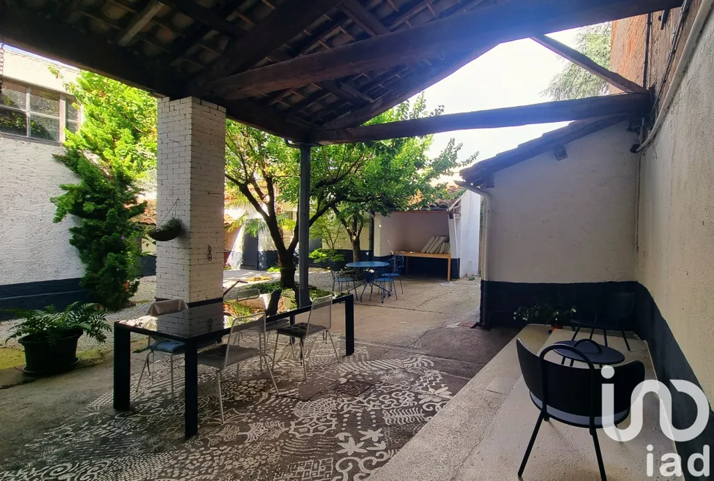 Aed - Charming 10-Bedroom House with Pool in Albi