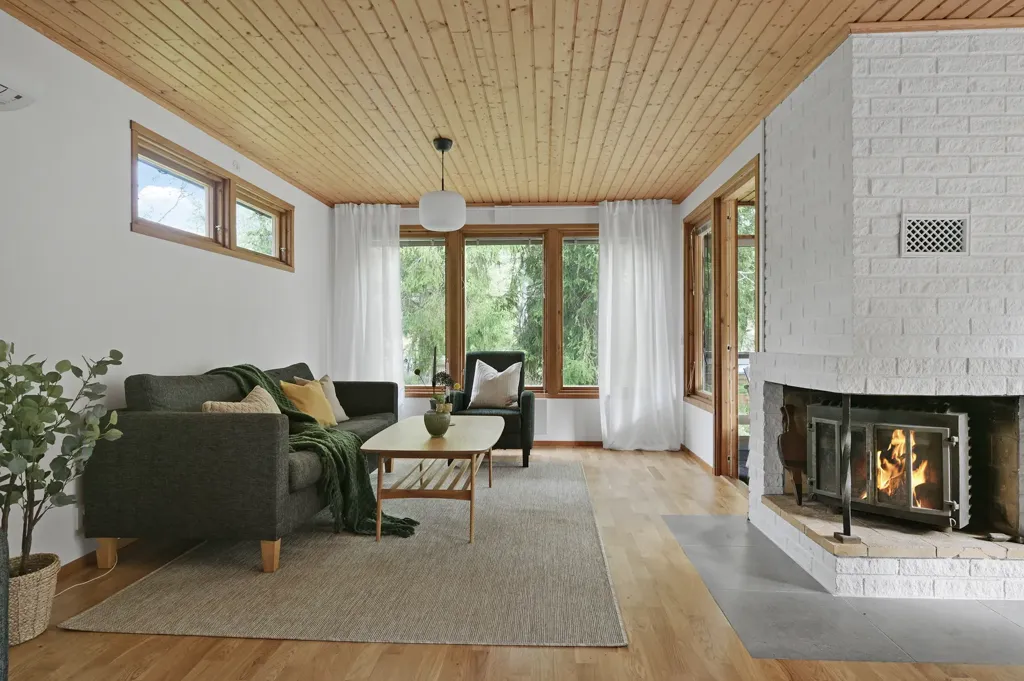 Elutuba - Renovated Villa with Garden in Raksta