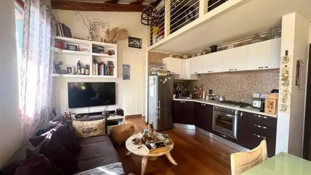 Cuisine - Modernised Bilocale with Balcony in Florence
