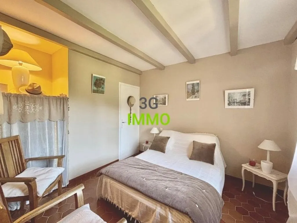 Bedrooms - Provençal Style House with Pool in Uzès