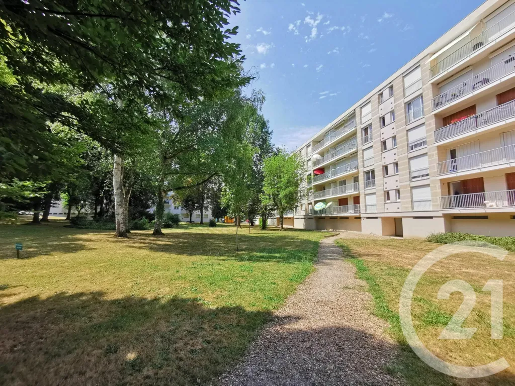 Jardin - Appartement avec Vue sur Parc à Épernon