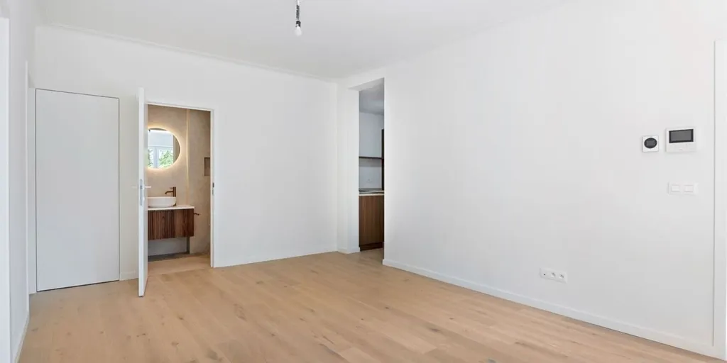 Pièces - Appartement Rénové avec Garage à Lier