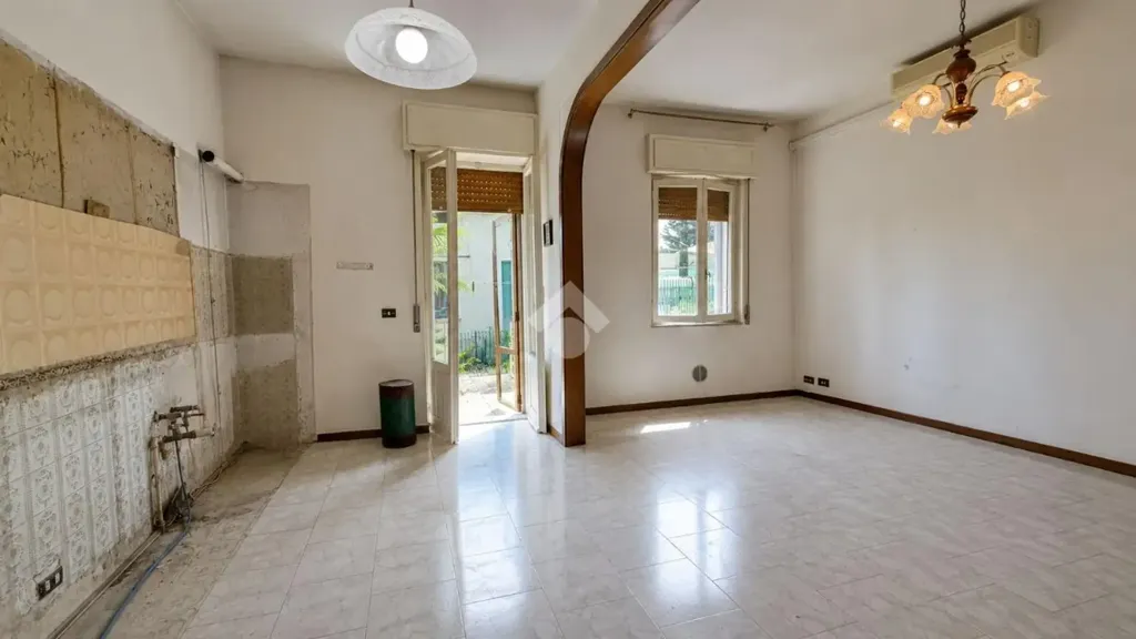 Toad - Independent House with Private Courtyard in Desio