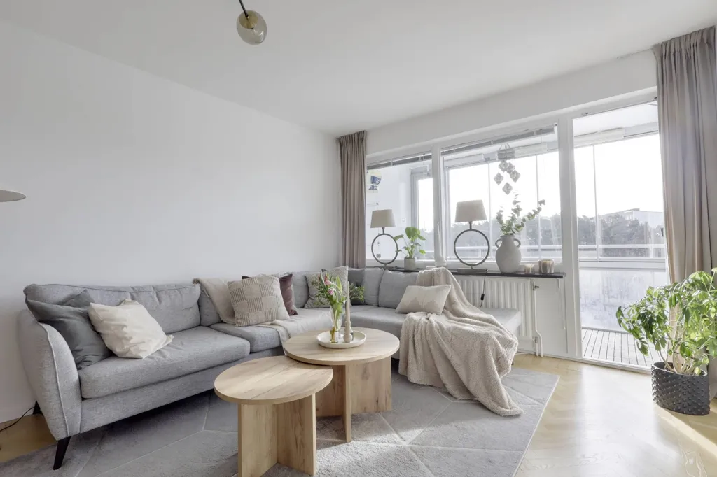 Living Room - Apartment with Balcony in Kortedala, Göteborg