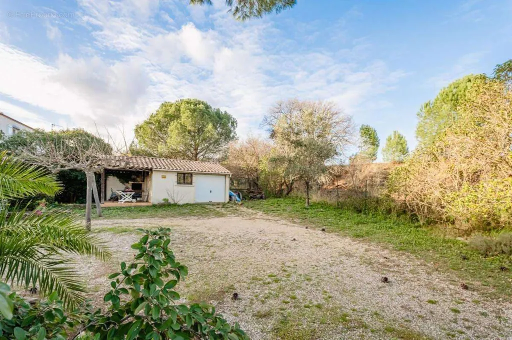 Aed - Buildable Plot with Garden View in Paulhan