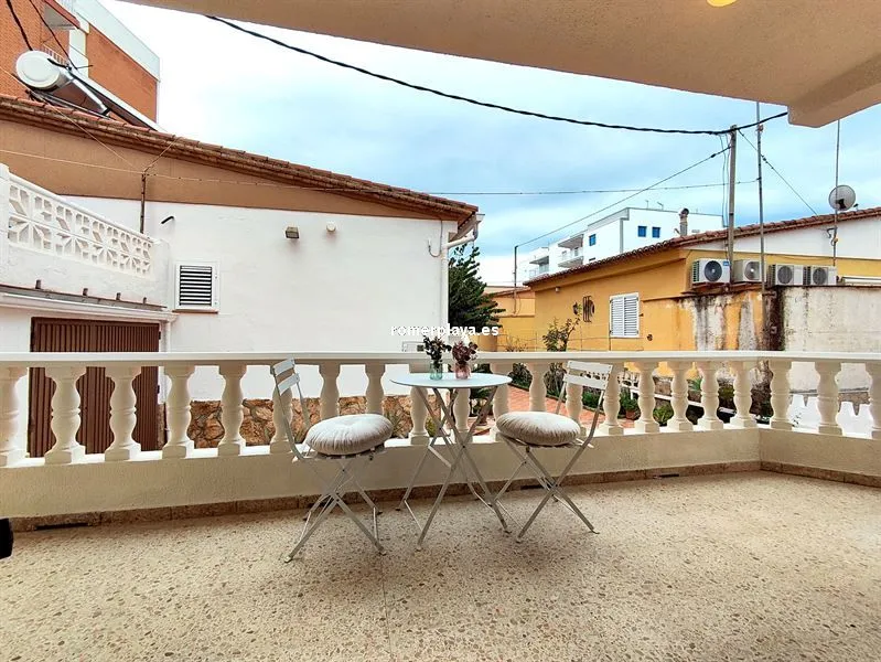 Balcon - Chalet with Seafront Patio in Piles