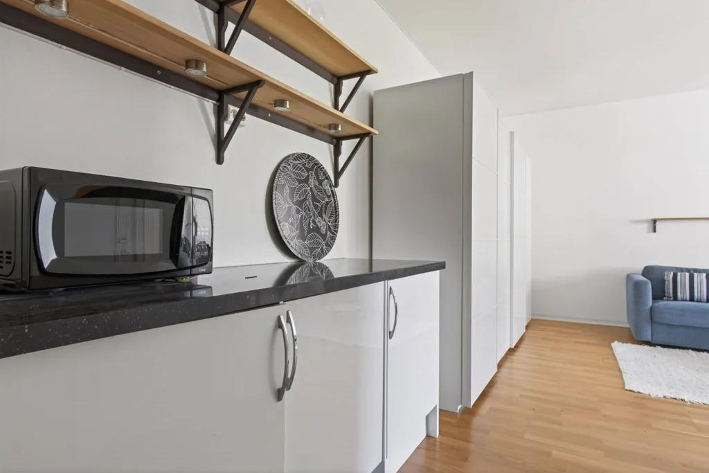 Köök - Spacious Two-Bedroom Flat with Balcony in High Location