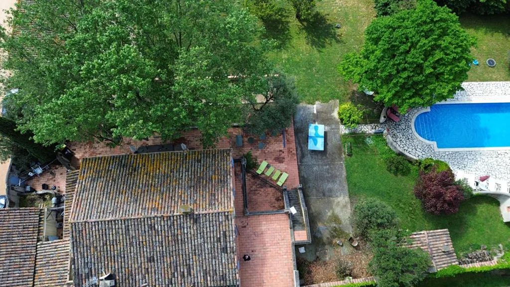Vue aérienne - Mas de Charme avec Piscine à Monteux