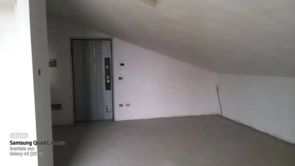 Pièces - Modern Mansard Apartment with Terrace in Neive