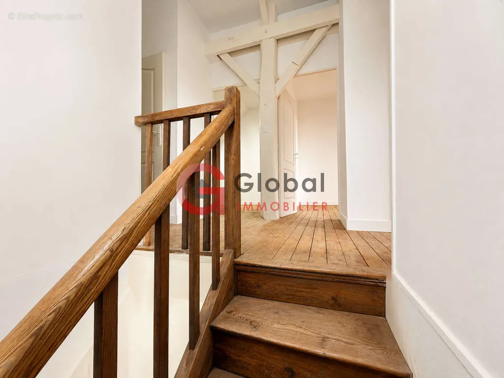 Rooms - Renovated Duplex with Notre-Dame View in Fontenay-le-Comte