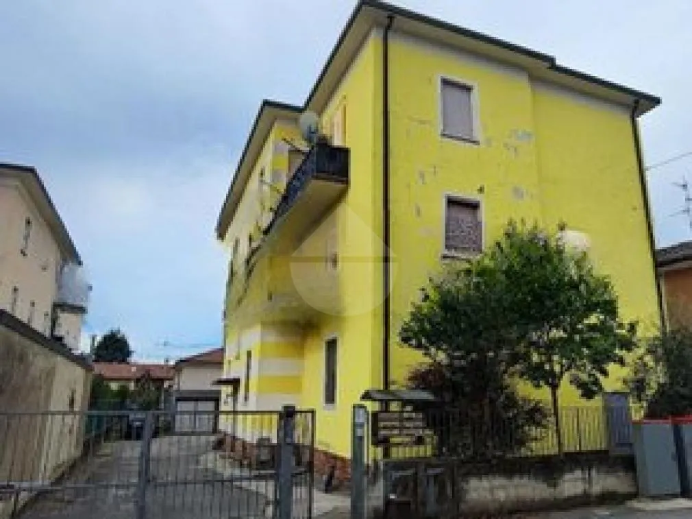 Esterno - Trilocale with Garden Access in Rovato