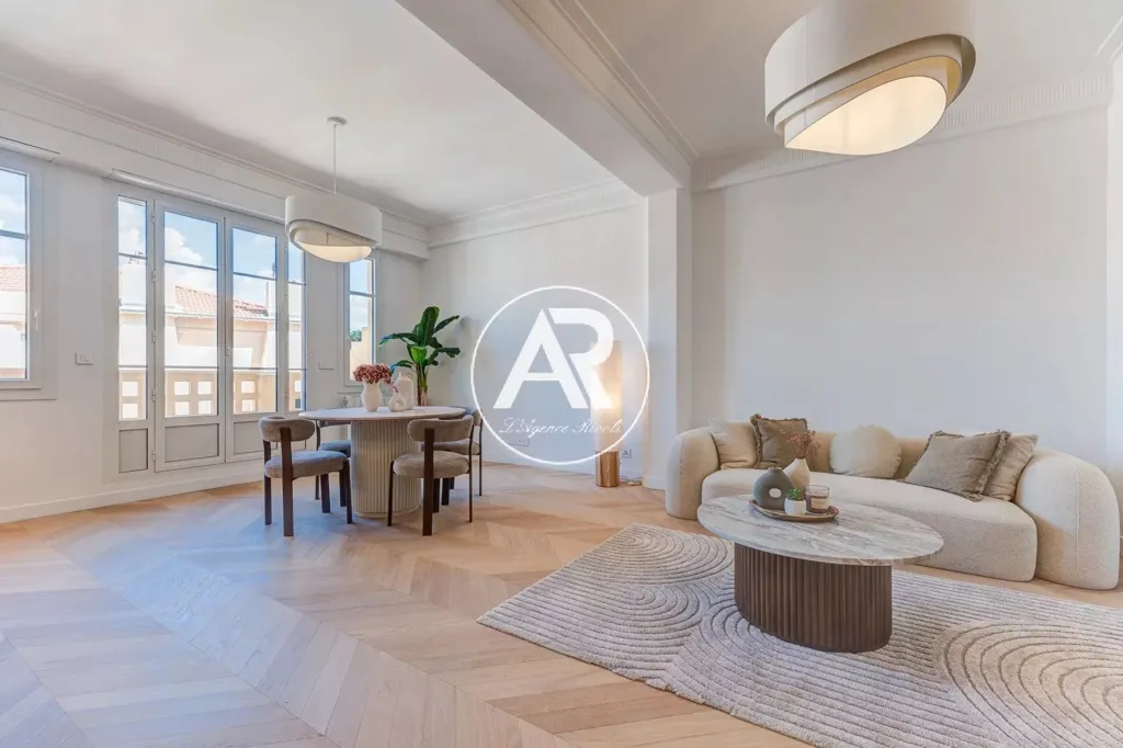 Séjour - Appartement Rénové avec Balcons au Carré d'Or à Nice