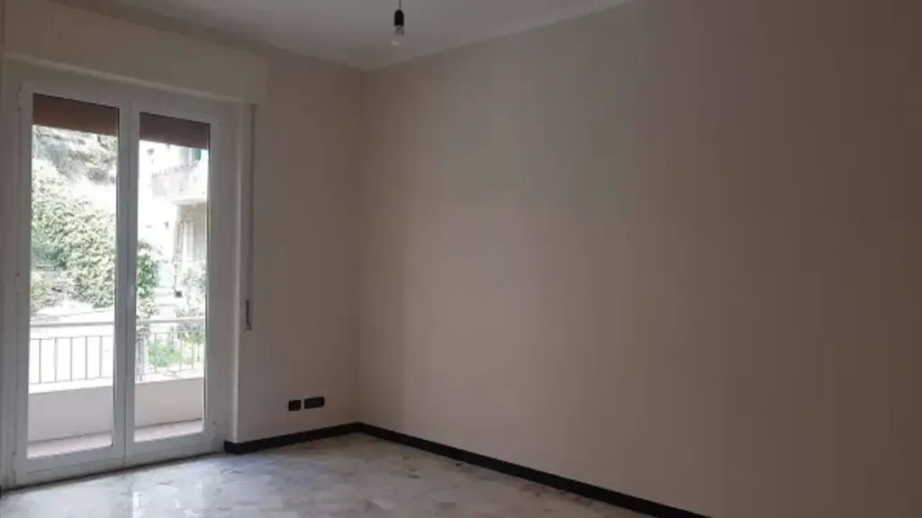 Toad - 2-Bedroom Apartment with Balcony in Genoa