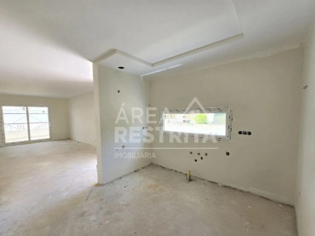 Rooms - Contemporary Semidetached House in Seixal