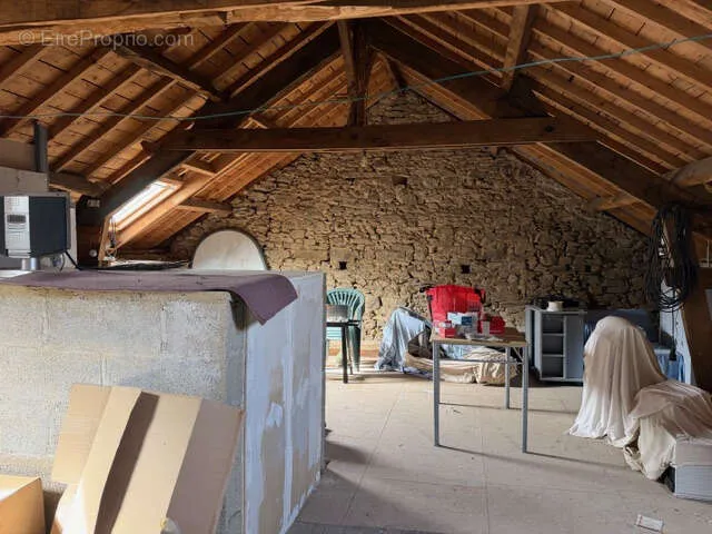 Stanze - Mixed-Use Property with Garden in Rohan