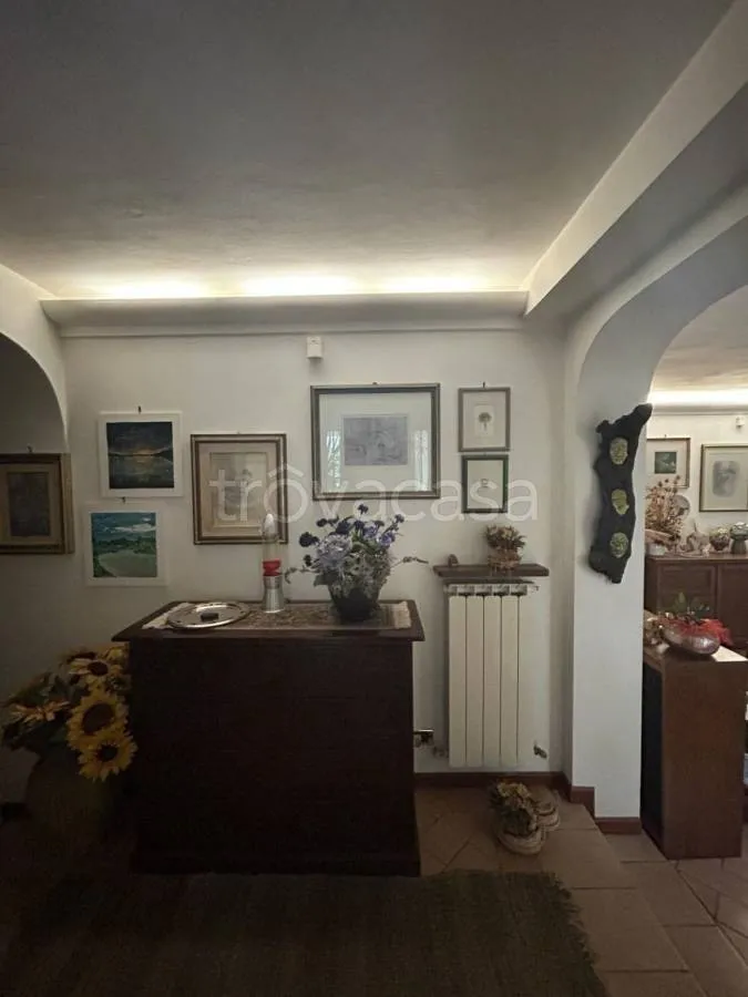 Esik - Ground Floor Apartment with Garden in Passignano