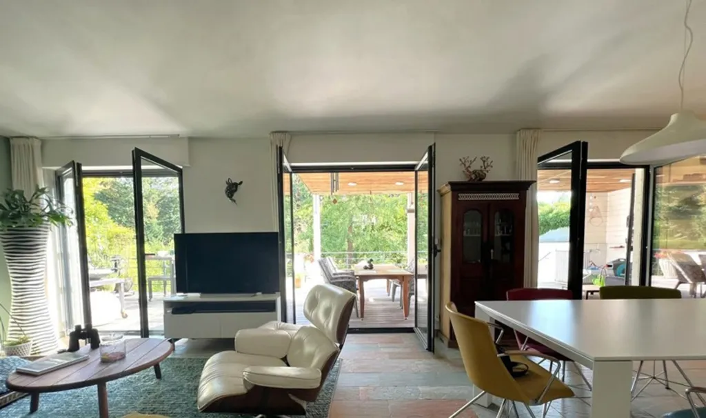Salle à manger - Appartement avec Jardin et Terrasse à Genk