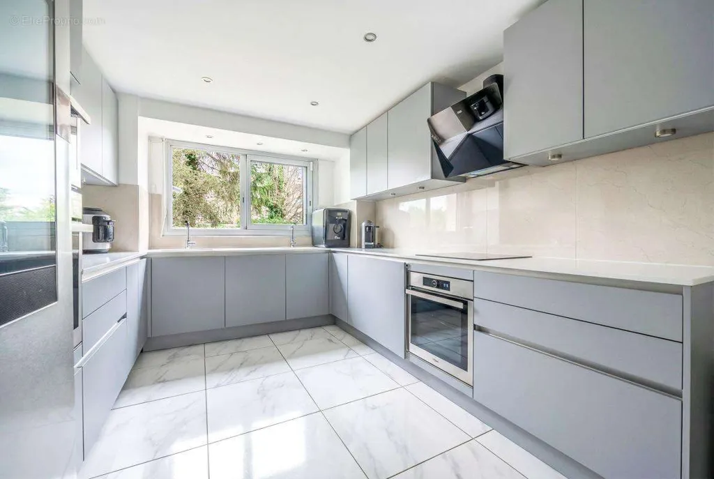 Cuisine - Appartement avec Jardin au Calme à Saint-Louis