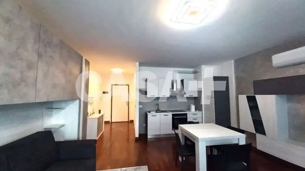 Elutuba - Modernised Studio with Balcony in Varese