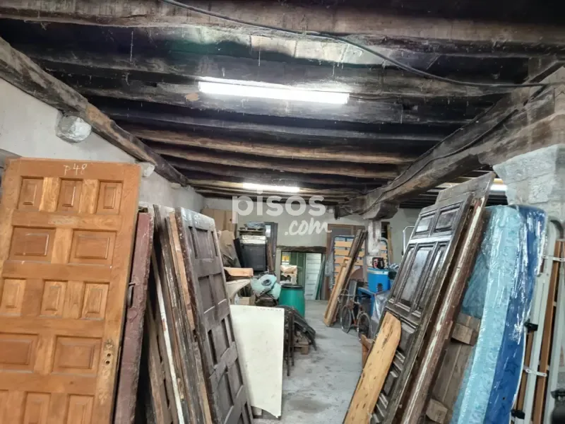 Utility Room - Palatial House with Garden in Larumbe