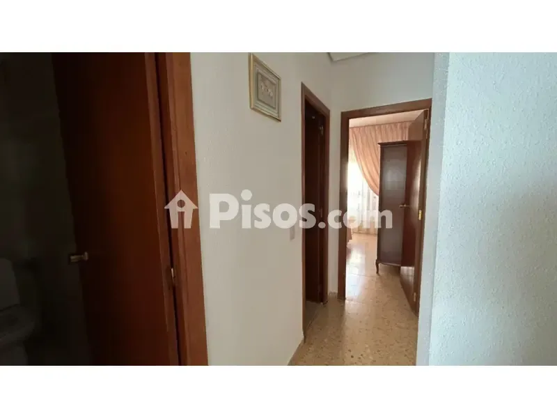 Entrée - Student-Friendly Flat with Balcony in El Pilar