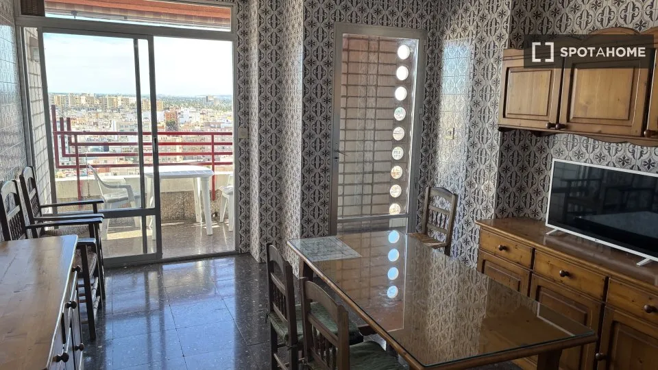 Salle à manger - Furnished Apartment with Terrace in Elche