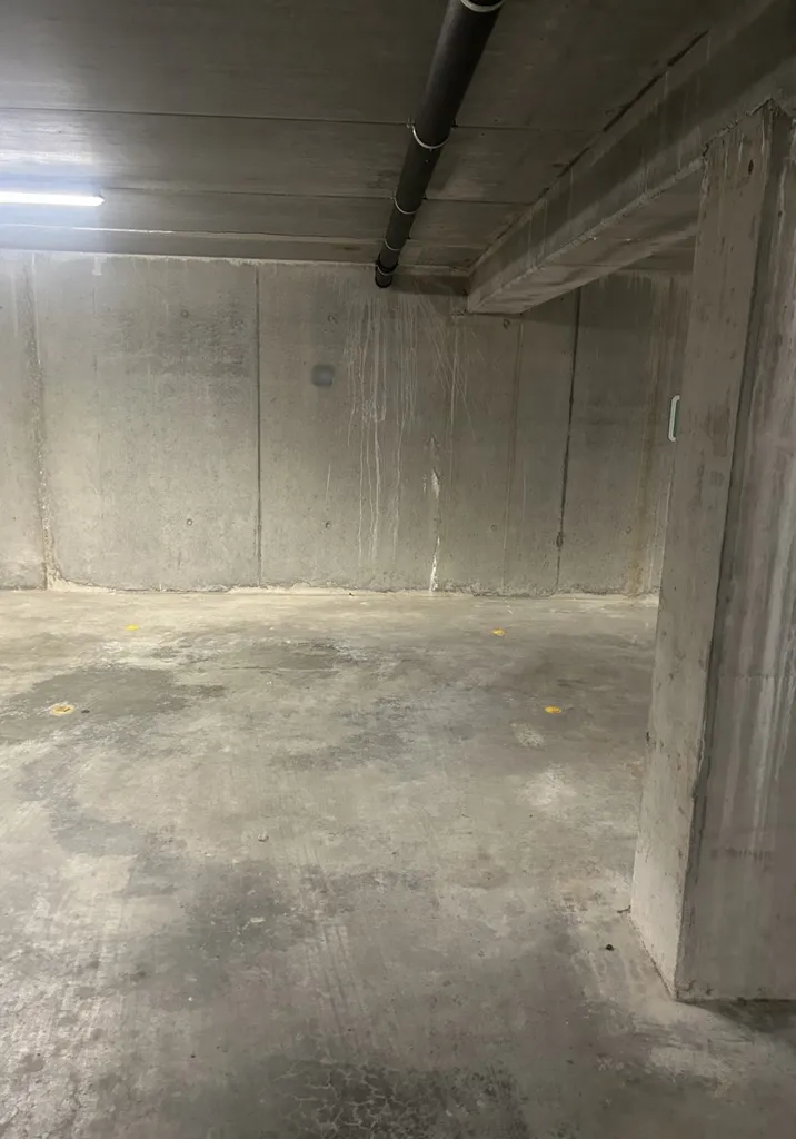 Garaaž - Underground Parking in Mol Centre