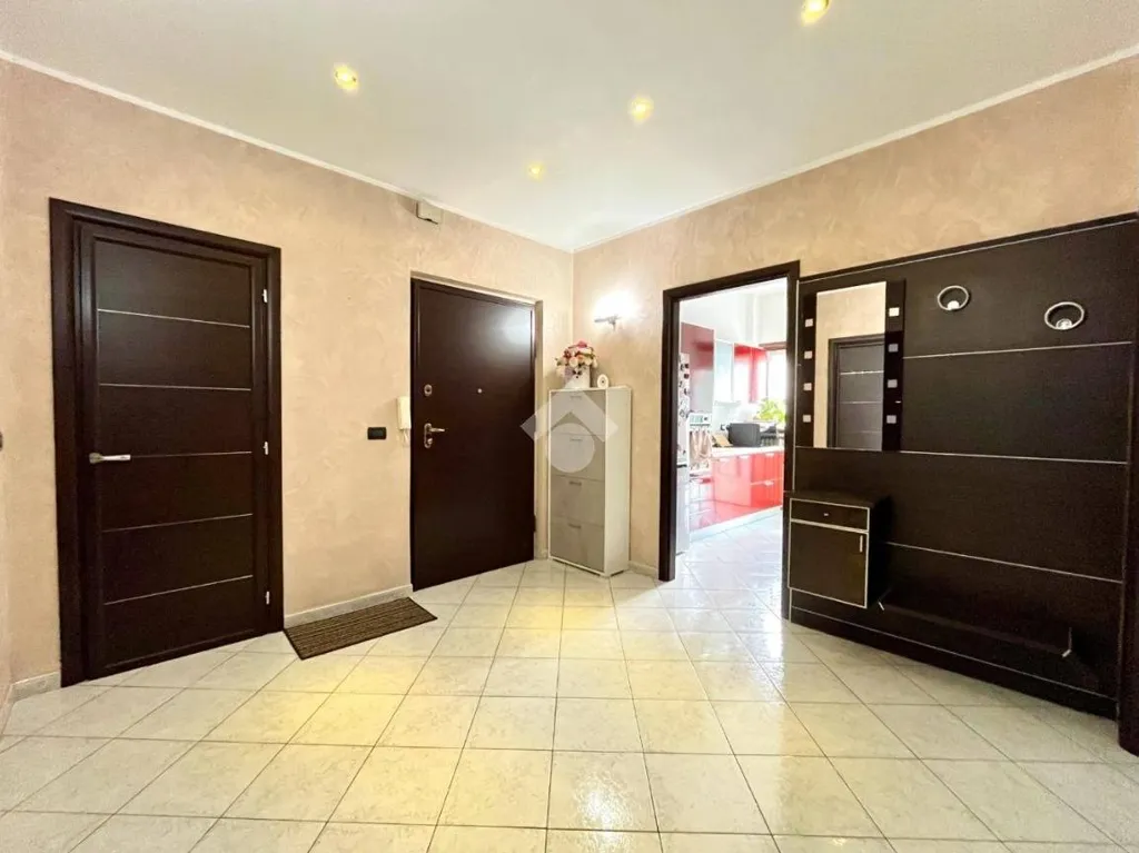 Entrée - Restored 4-Bedroom Flat with Balcony in Torino