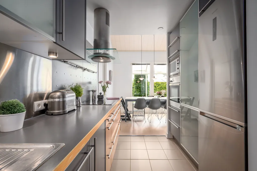 Cucina - Modernised Apartment with Sauna in Nuottaniemi, Espoo