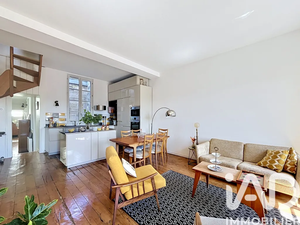 Living Room - Duplex Apartment with River View in Bordeaux