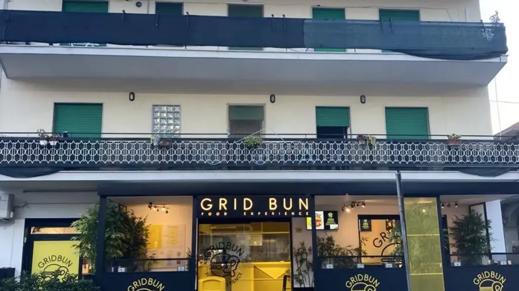 Extérieur - Commercial and Residential Building on Via Domiziana, Mondragone